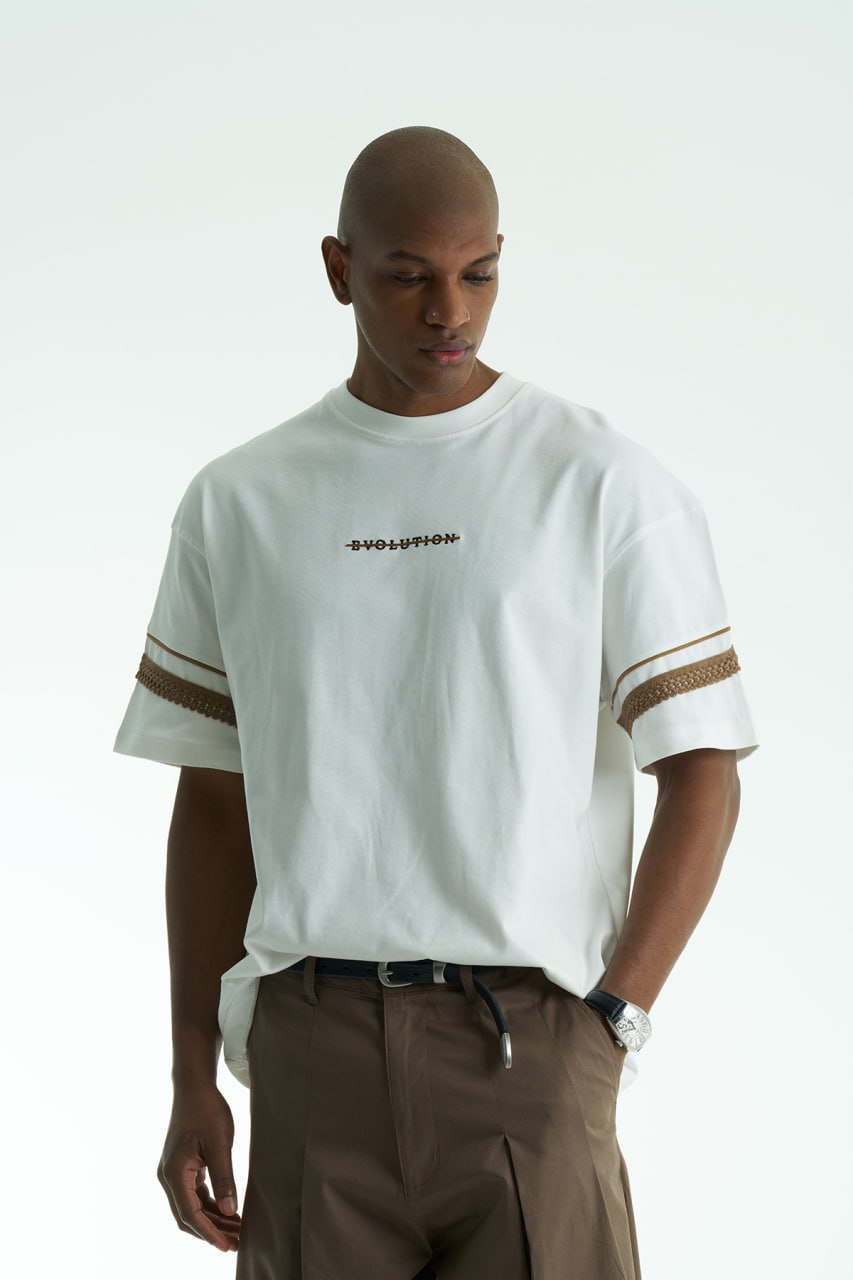 Evolution Patchwork Design Oversize T-Shirt Weiss