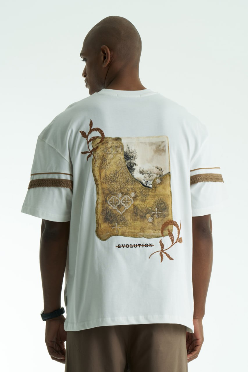 Evolution Patchwork Design Oversize T-Shirt Weiss